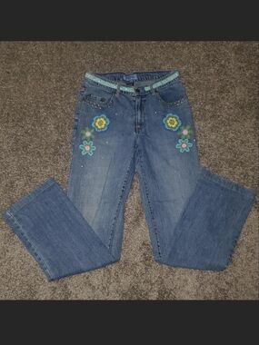 Unique denim floral embroidered jeans with rhinestones & sequins. womens size 2